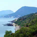 10 соток в Большой Алуште (Крым) в 250 метрах от моря!