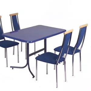 Металлические столы и стулья