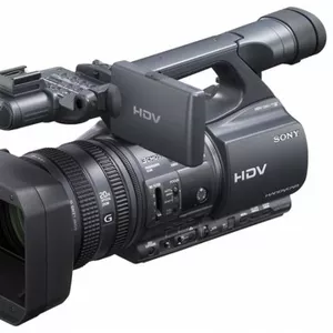 Продам видеокамеру Sony HDR-FX1000E профессиональная