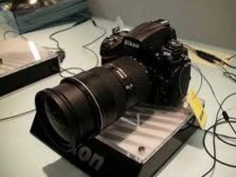 Nikon D700 Digital SLR Camera with Nikon AF-S VR 24-120mm lens 2