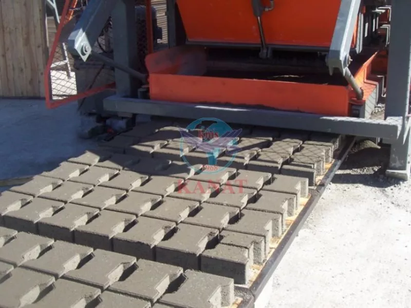 Тротуарная плитка и БСУ (комплектные бетоносмесительные узлы, бункерные 4