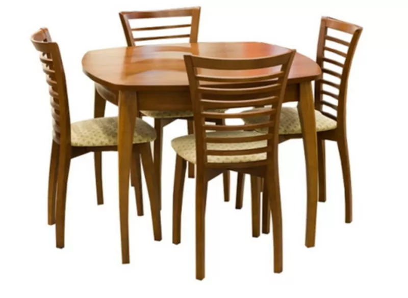 Деревянные стулья и столы. 9