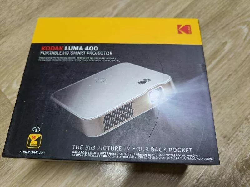 Смотрите кино под открытым небом с проектором Kodak Luma 400 7